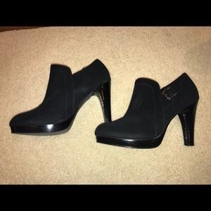 Fioni black booties